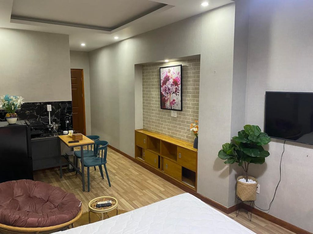Phan Xich Long Food Street Studio · 40 m² · Unit 1
